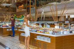 ROYAL HOLIDAY PALACE Restaurants